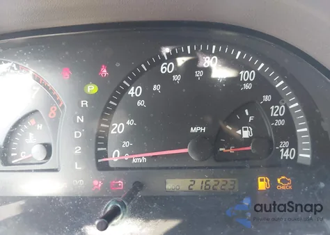 2004 Toyota Camry Le z USA, uszkodzony, nr VIN 4T1BE32K84U323295